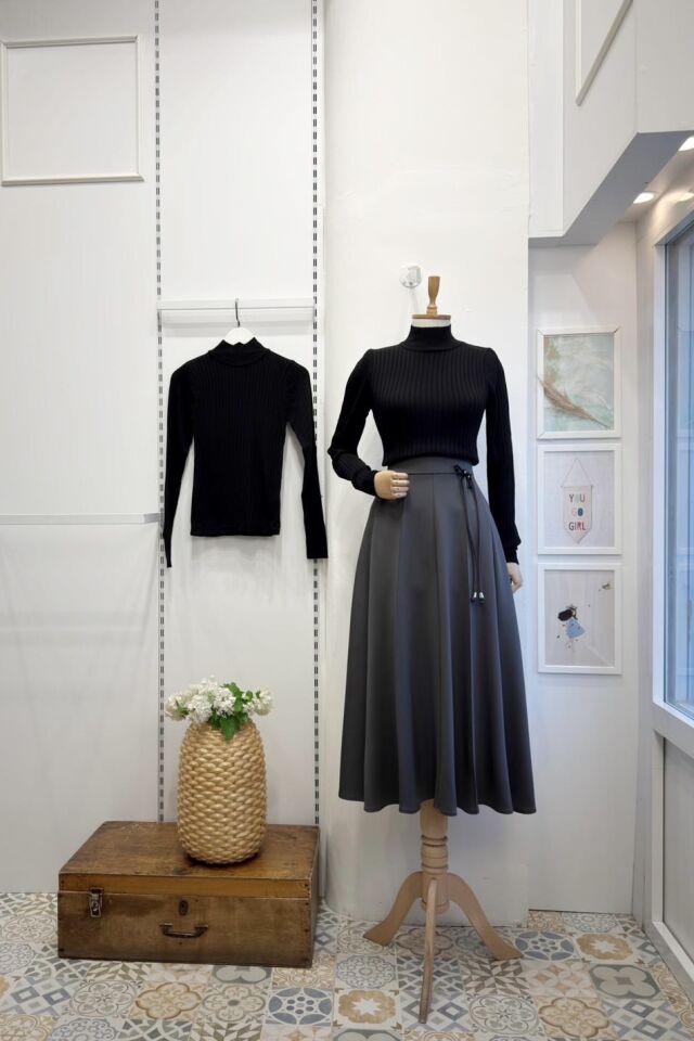 Siyah Fitilli Triko Bluz