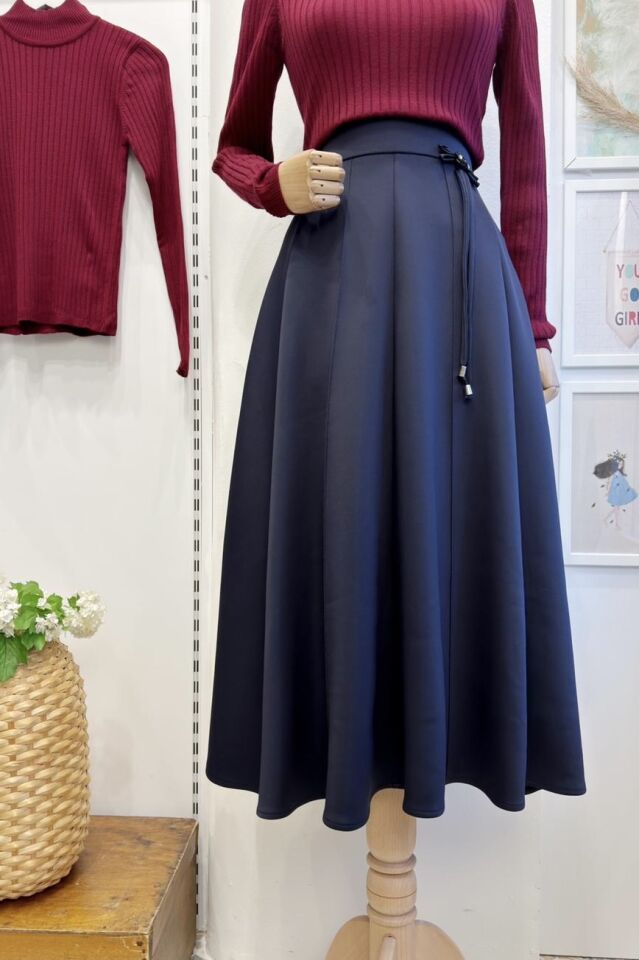 Lacivert Broşlu Scuba Etek