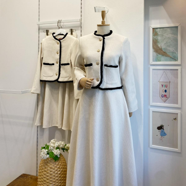 Beyaz Gold Düğmeli Fırfırlı Tüvit Takım