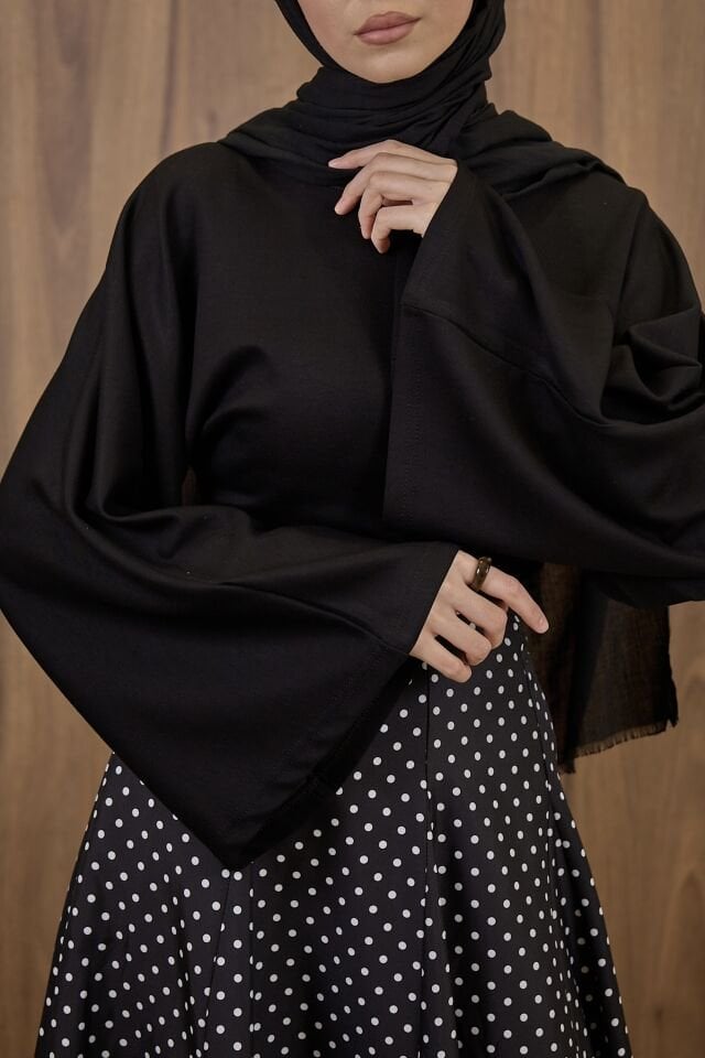 Siyah Bel Detaylı Geniş Kol Bluz