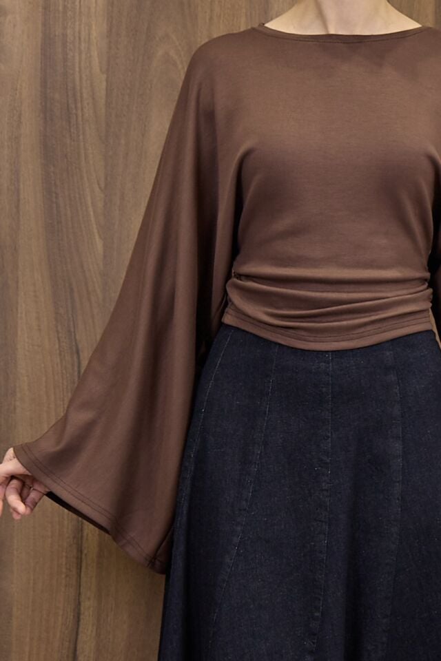 Kahverengi Bel Detaylı Geniş Kol Bluz