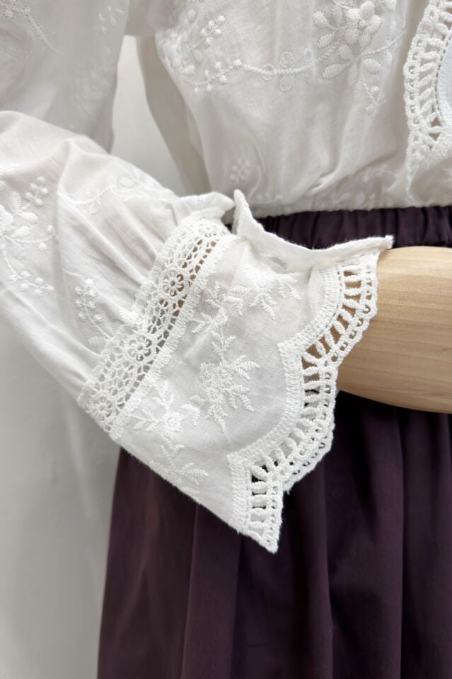 Beyaz Fisto Detaylı Piovere Gömlek