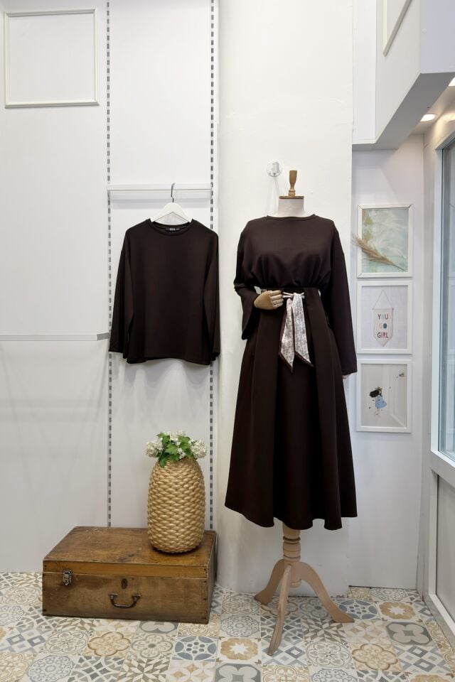 Beli Fularlı Kahverengi Etek