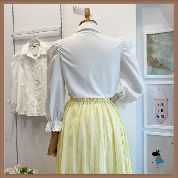 Prenses Kol Nakışlı Beyaz Gömlek