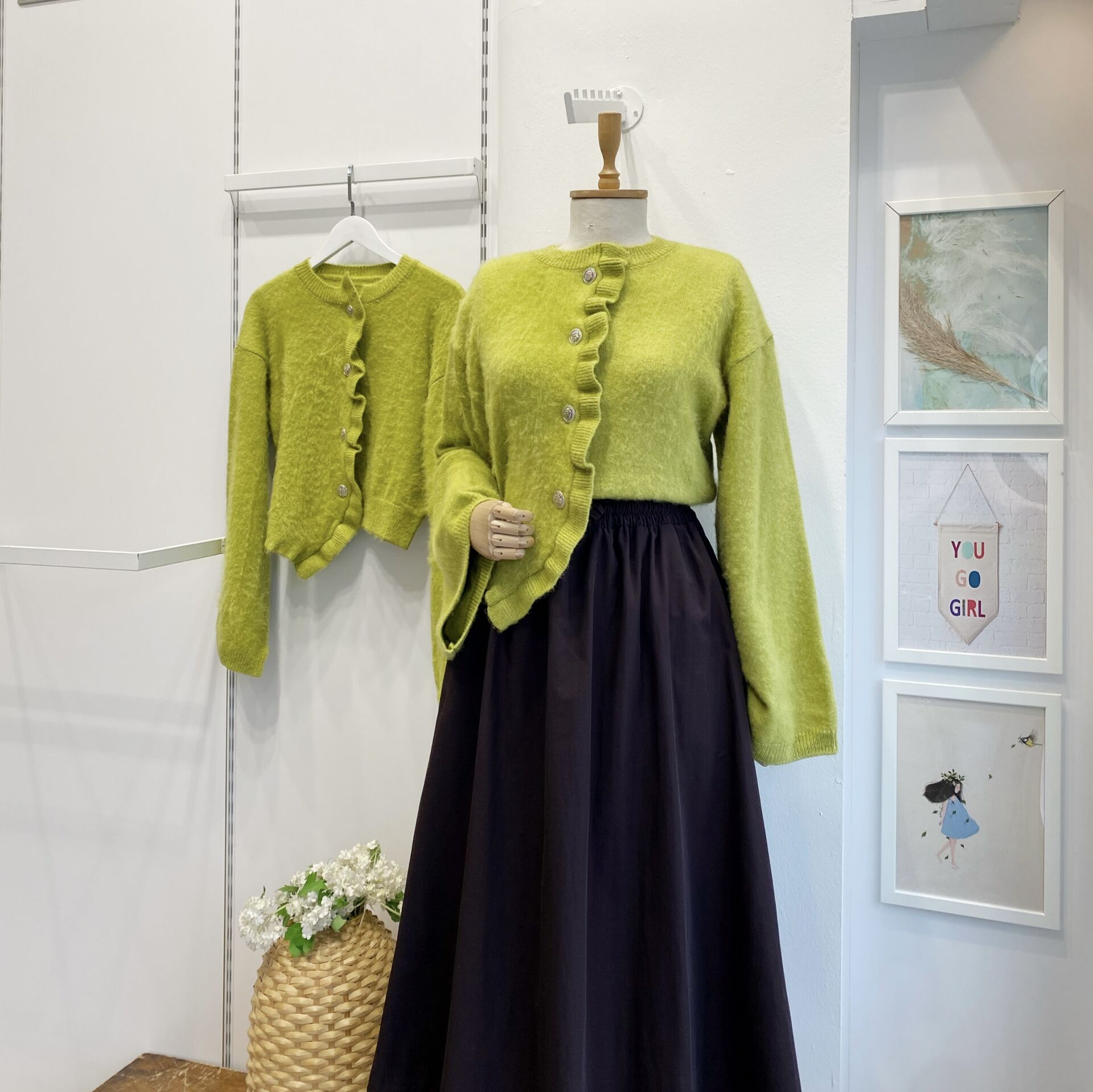 Açık Yeşil Silver Düğmeli Asimetrik Hırka