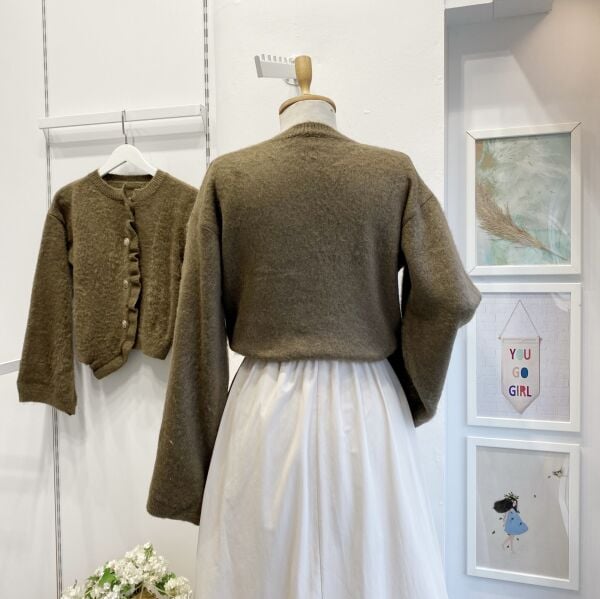 Kahverengi Silver Düğmeli Asimetrik Hırka