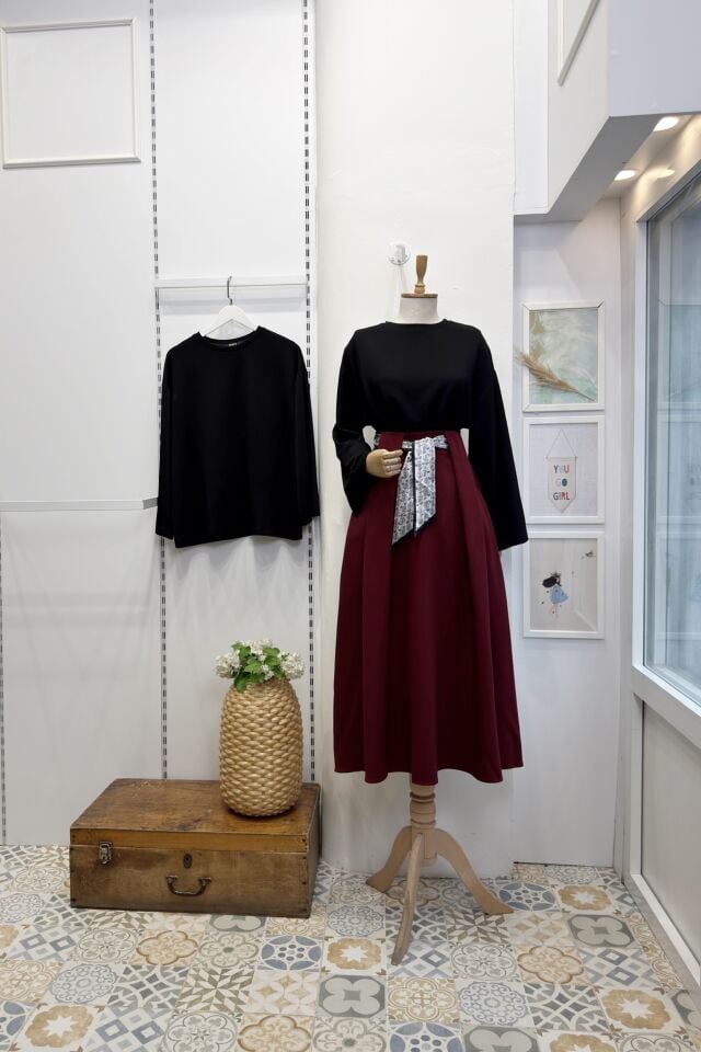 Beli Fularlı Bordo Etek