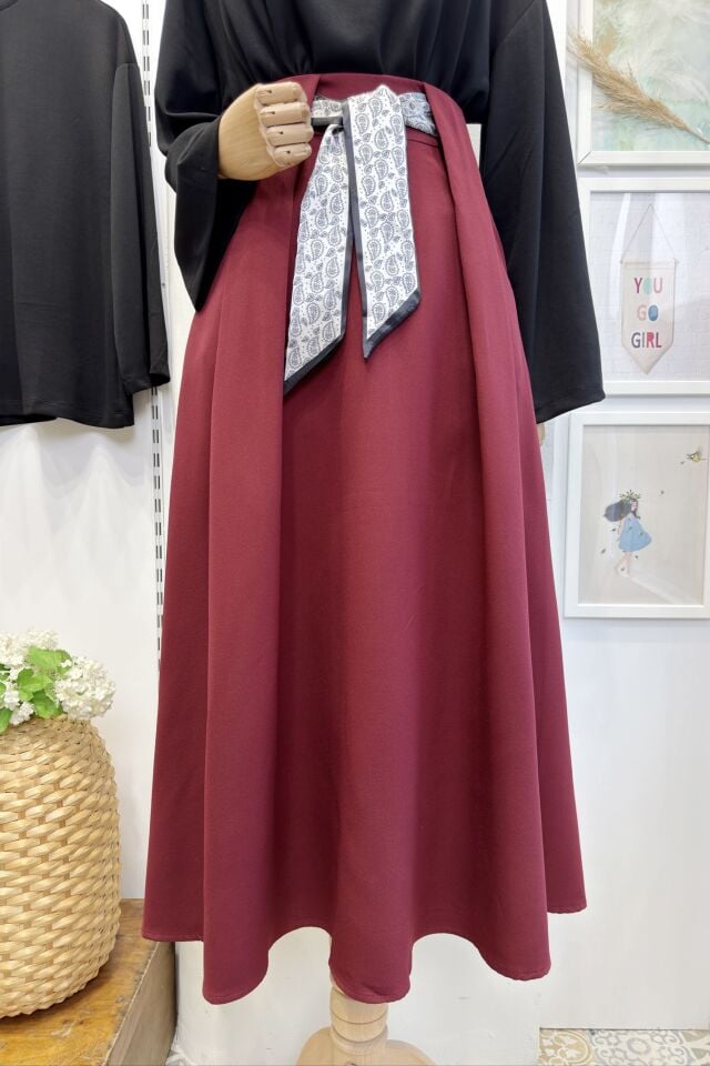 Beli Fularlı Bordo Etek