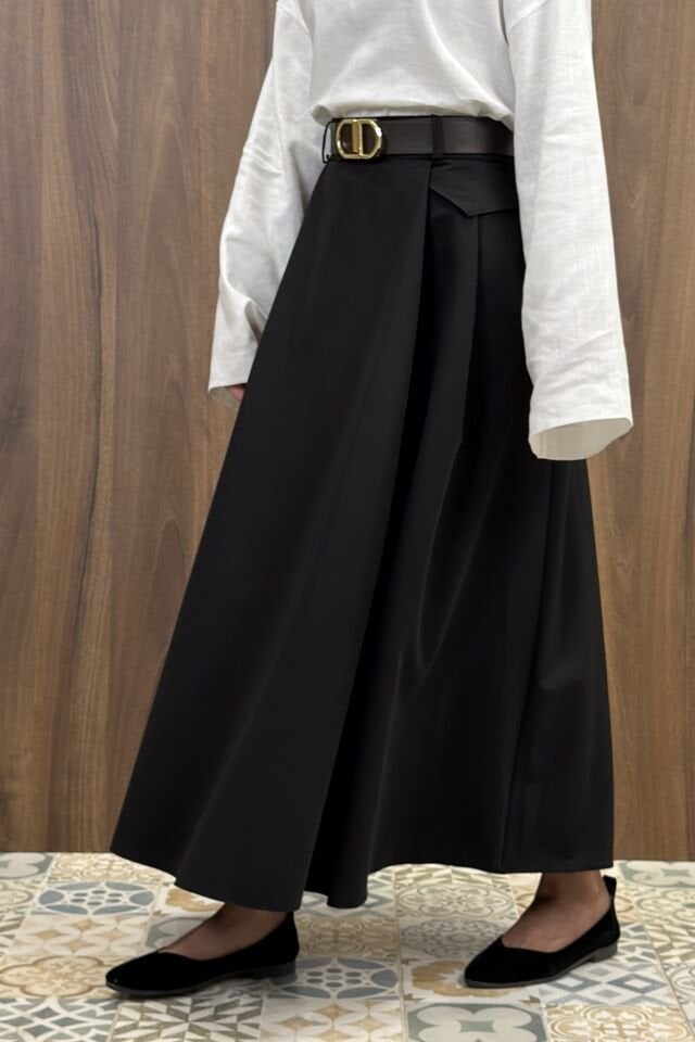 Kemer Detaylı Siyah Crep Etek