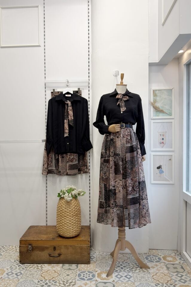 Siyah Desenli Şifon Etekli Chermine Takım