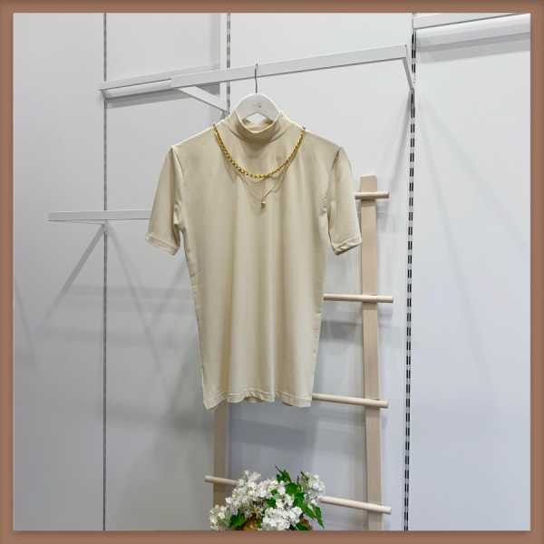 Kolye Detaylı Vizon Kısa Kollu T-Shirt