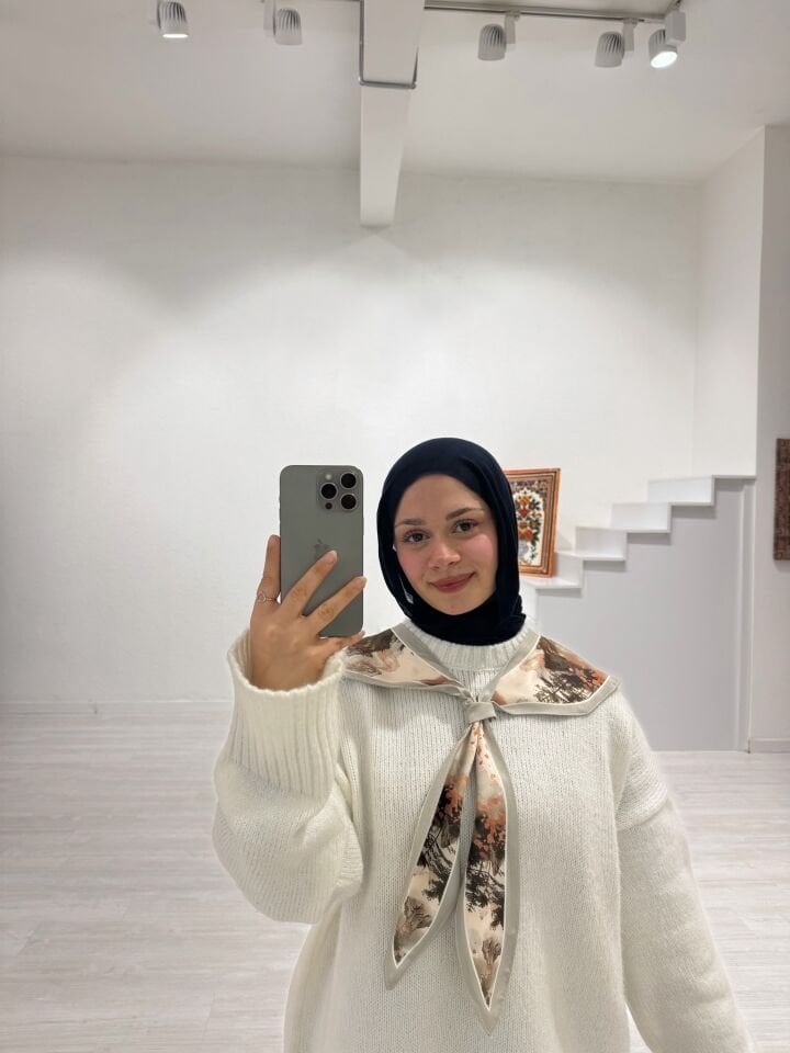 Kyone Desenli Luna Yaka