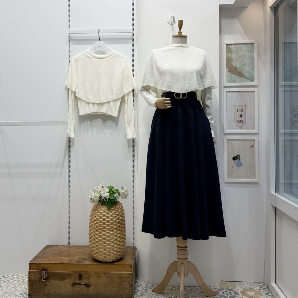 Kemer Detaylı Lacivert Crep Etek