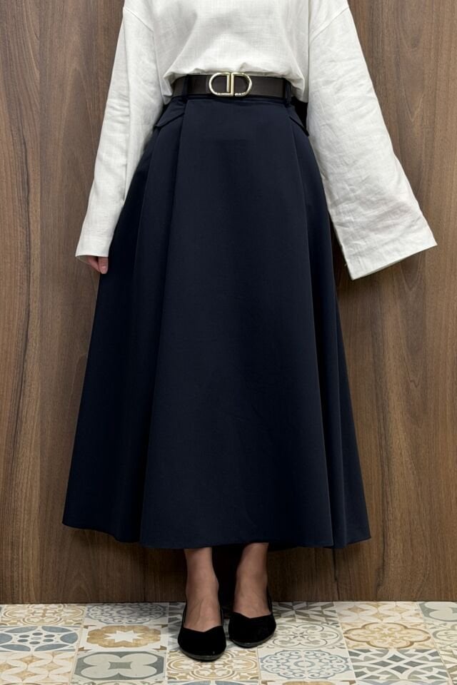 Kemer Detaylı Lacivert Crep Etek