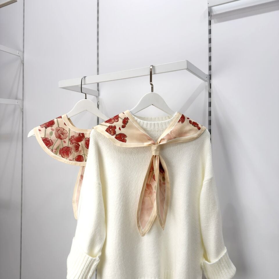 Blush Desenli Luna Yaka