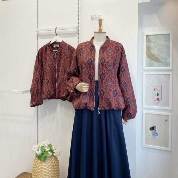 Kırmızı Etnik Desenli Ceket