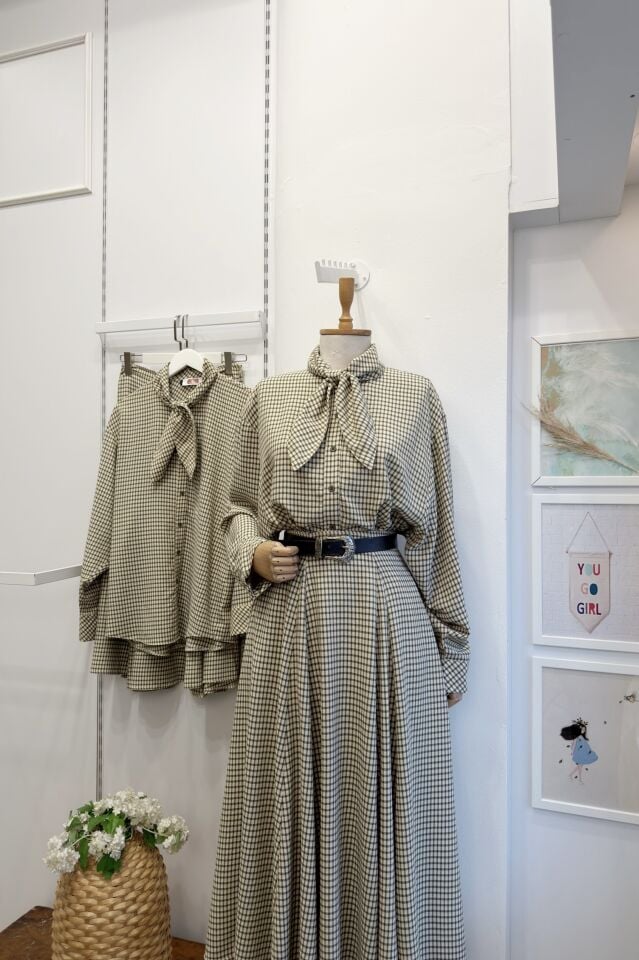 Krem Yeşil Fular Yaka Detaylı Pötikareli Rowen Takım