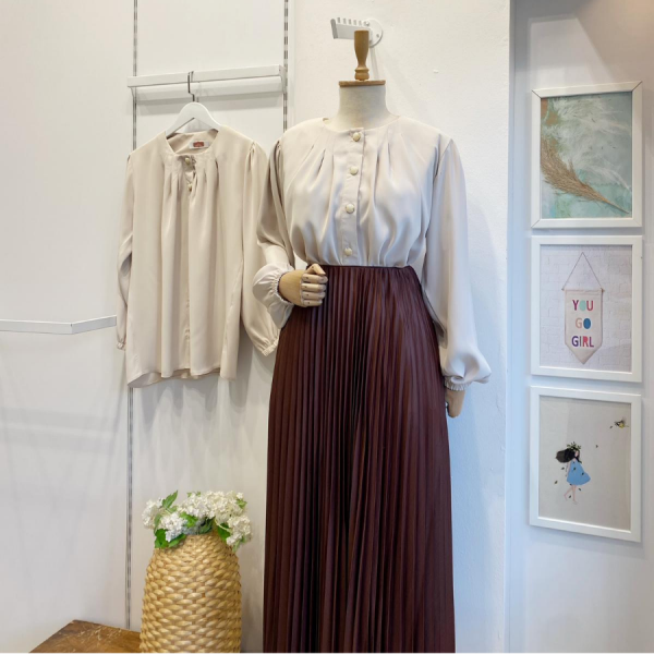 Omuzdan Pileli Krem Jesica Gömlek