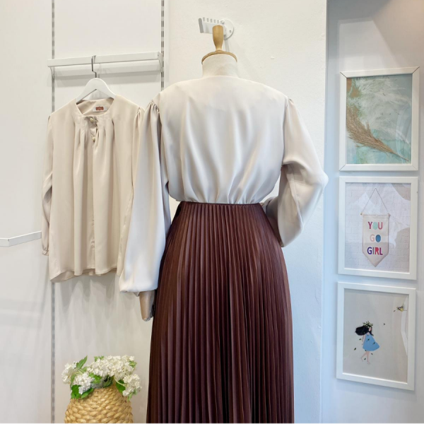 Omuzdan Pileli Krem Jesica Gömlek