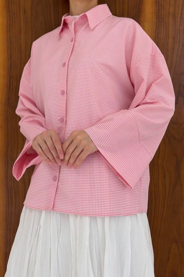 Pembe Pötikare Desenli Sırtı Düğmeli Gömlek