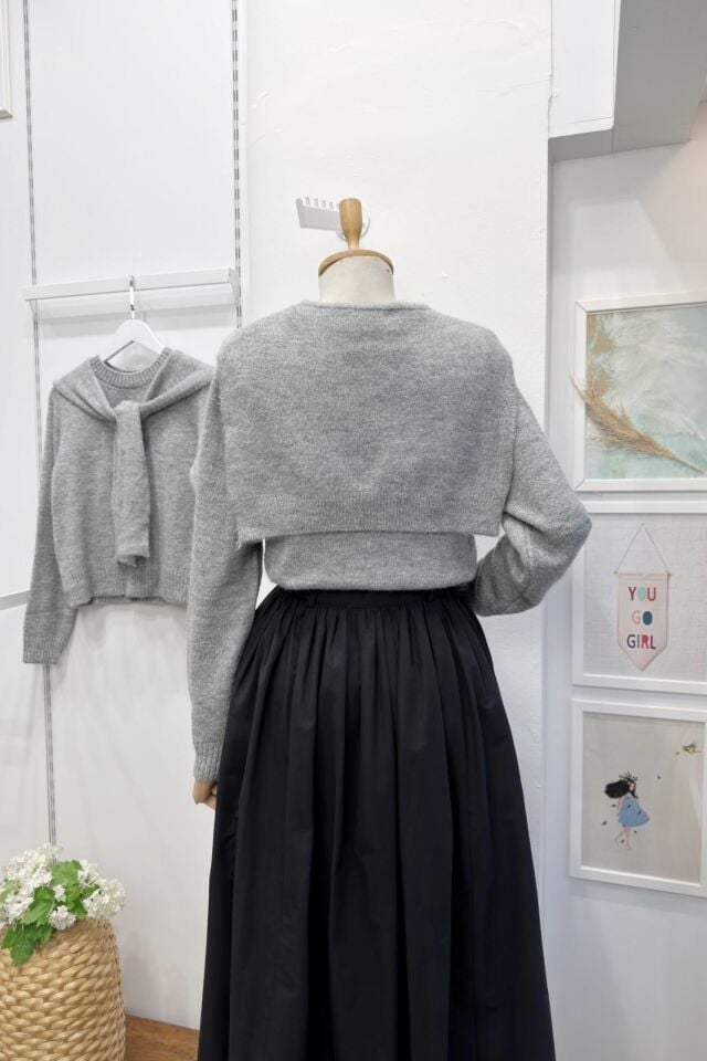 Omzu Şal Detaylı Gri Yumuşak Dokulu Kazak