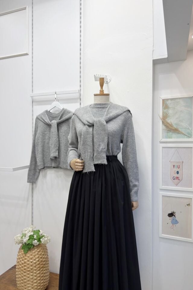 Omzu Şal Detaylı Gri Yumuşak Dokulu Kazak