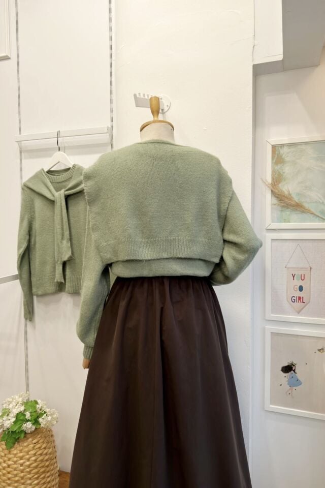 Omzu Şal Detaylı Çağla Yeşili Yumuşak Dokulu Kazak