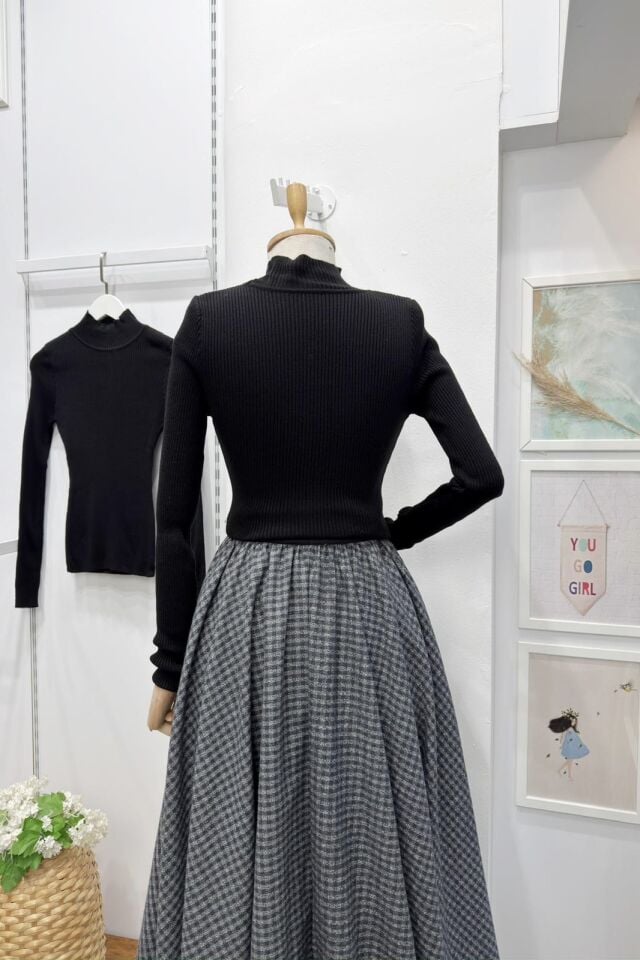 Yarım Balıkçı Yaka Siyah Triko İçlik