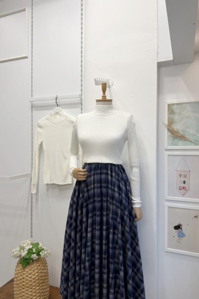 Yarım Balıkçı Yaka Beyaz Triko İçlik