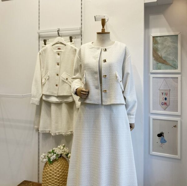 Beyaz Cep Detaylı Ceketli Tüvit Takım