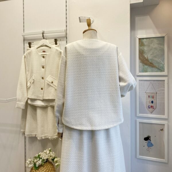 Beyaz Cep Detaylı Ceketli Tüvit Takım