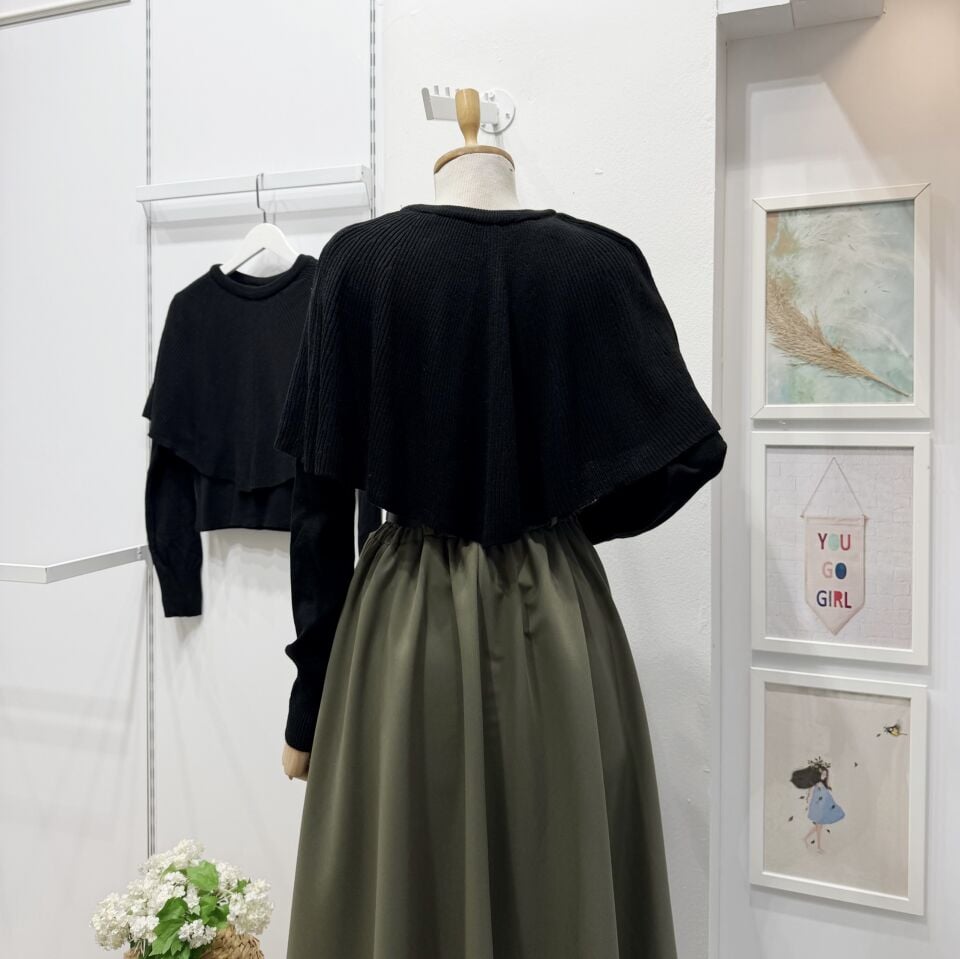 Siyah Ridea Pelerinli Kazak