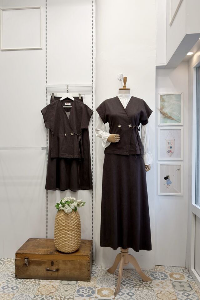 Kahverengi Anvelop Yelekli Takım