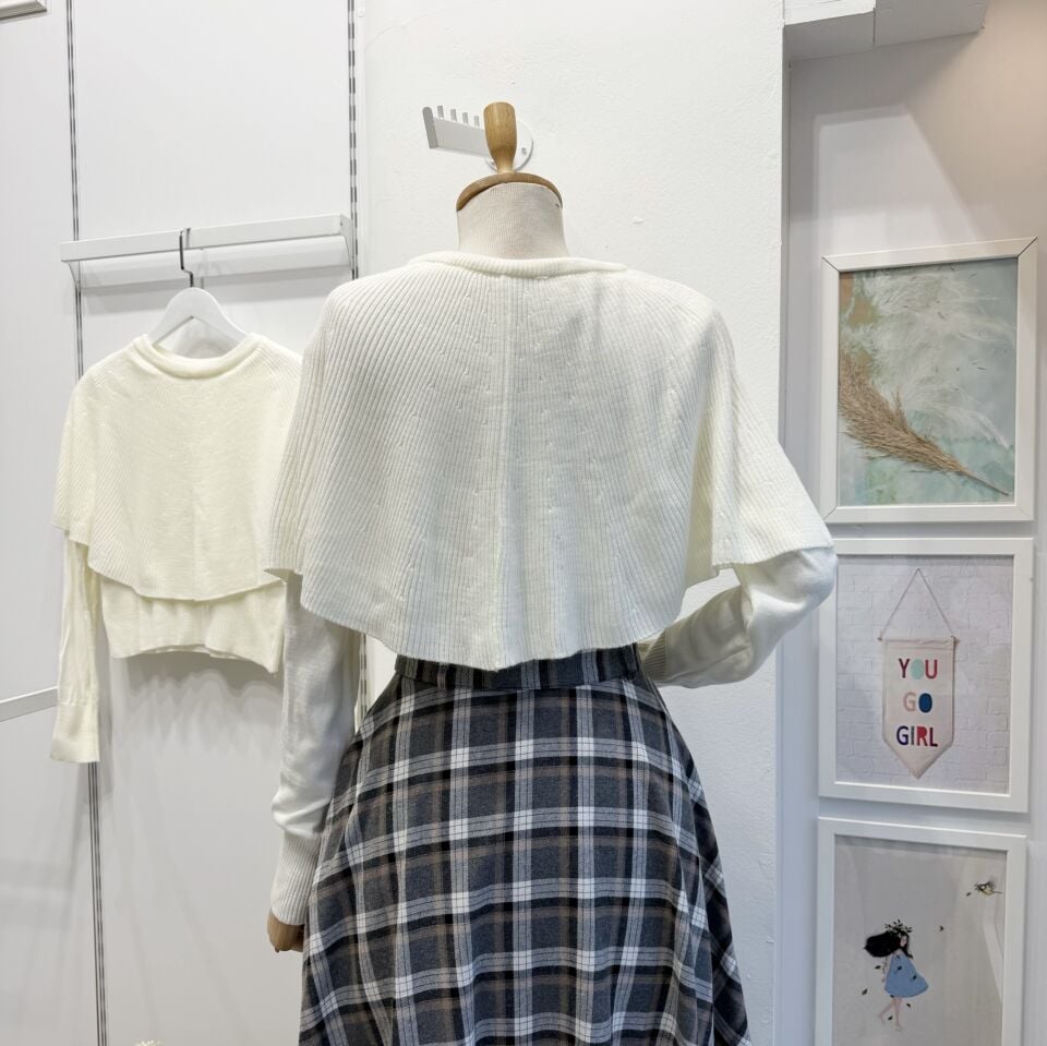 Beyaz Ridea Pelerinli Kazak