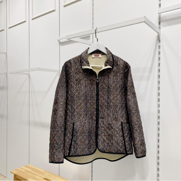 Fermuarlı Gri Etnik Desenli Kapitone Ceket