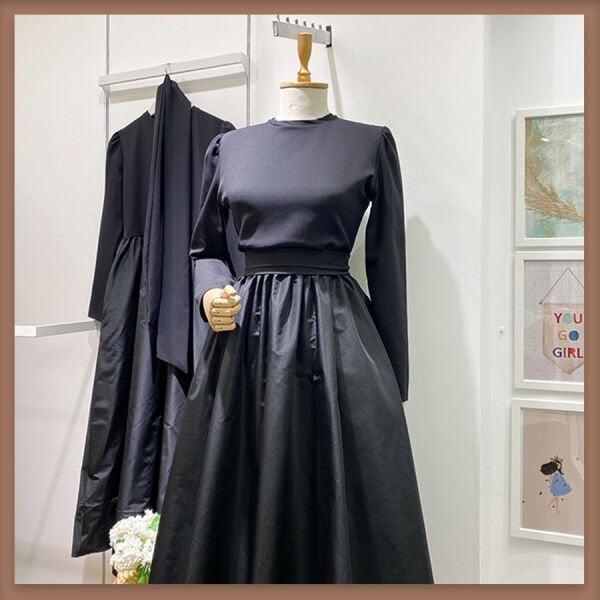 Siyah tafta etekli elbise