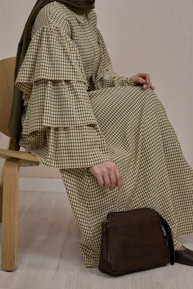 Yeşil Pötikare Desenli Kolları Volanlı Elbise