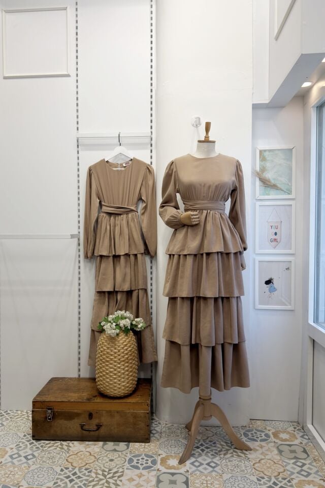 Camel Kuşak Detaylı Penny Kat Kat Elbise