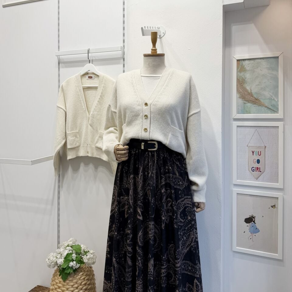 Ekru Kese Cepli Yün Triko Hırka