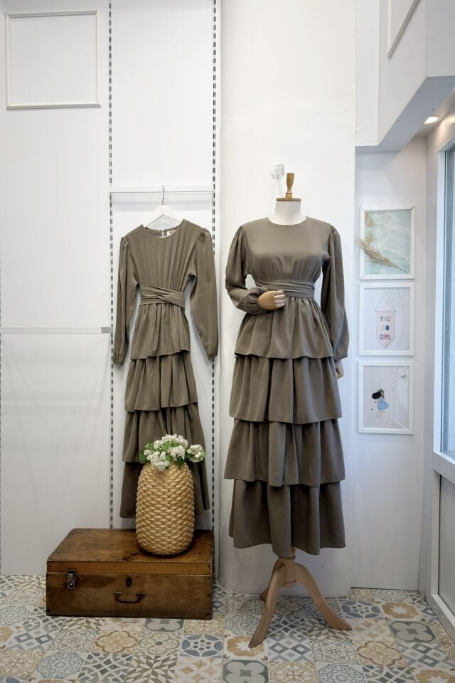 Haki Yeşili Kuşak Detaylı Penny Kat Kat Elbise