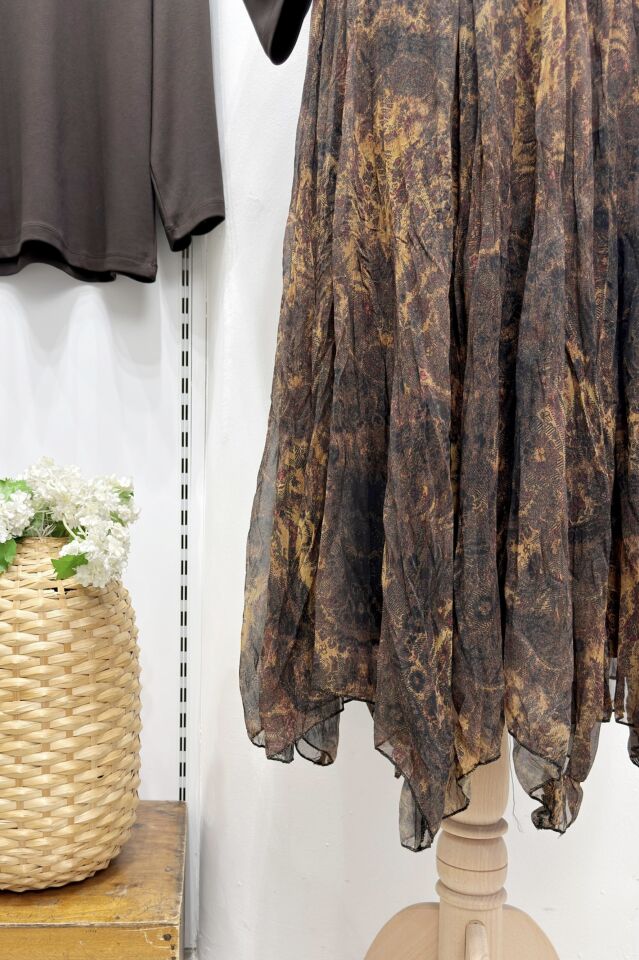 Kahverengi Alaca Desenli Asimetrik Şifon Etek