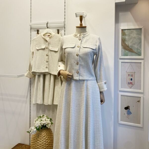 Beyaz Manşet Kol Detaylı Tüvit Takım