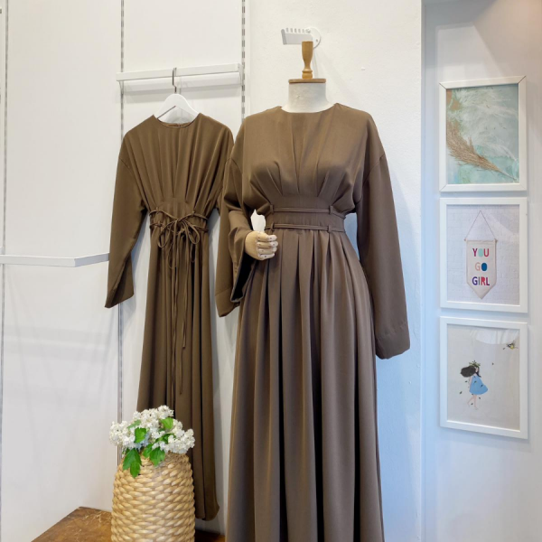 Bel Detaylı Koyu Vizon Alize Elbise