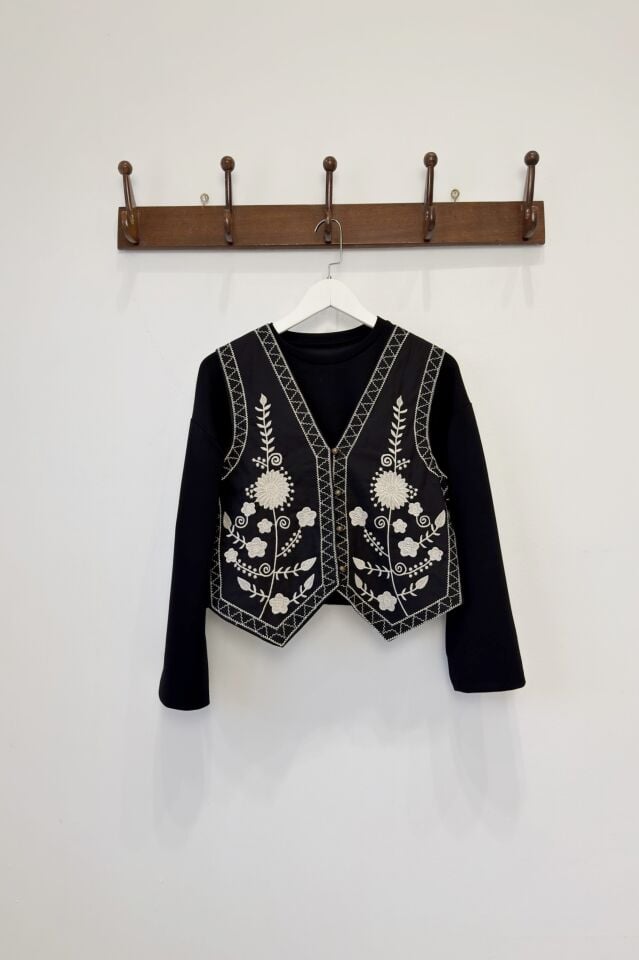 Siyah Çiçek Nakışlı Keten Yelek