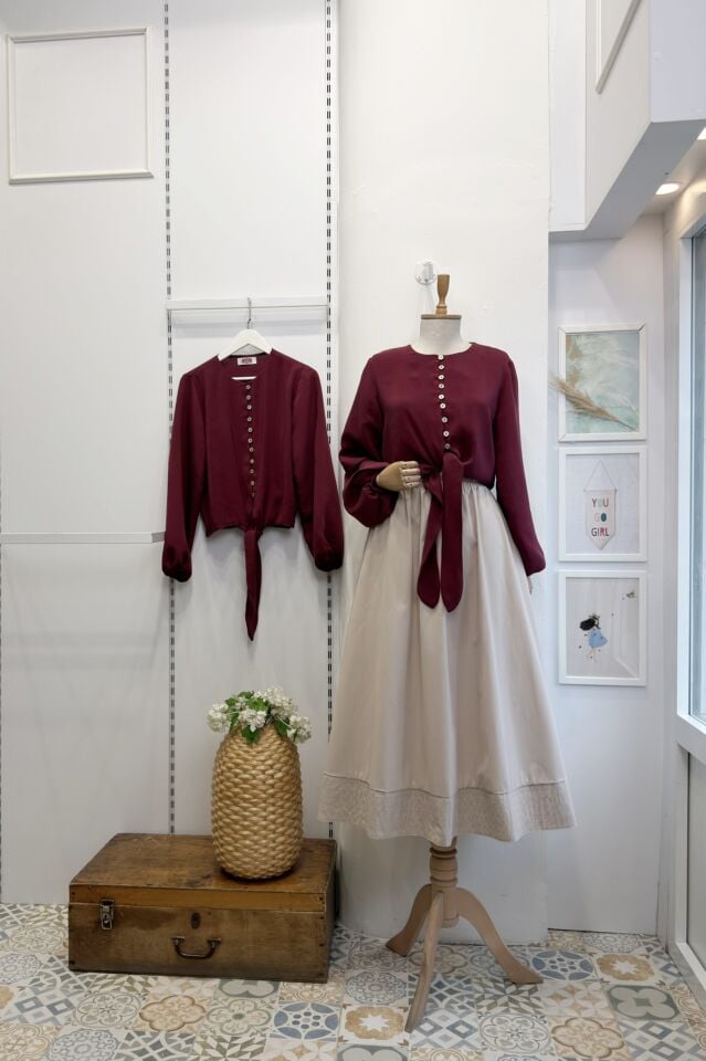 Sedef Düğme Detaylı Bağlamalı Bordo Gömlek