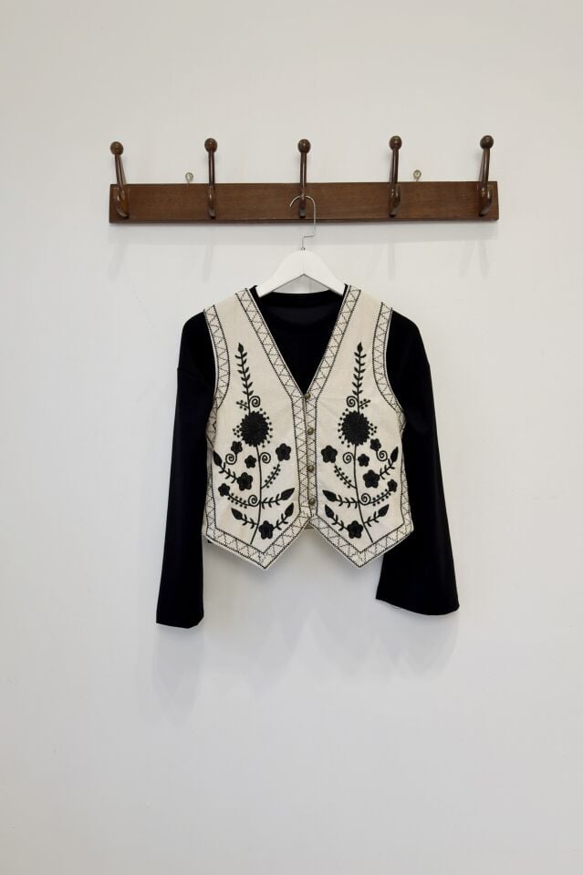 Krem Çiçek Nakışlı Keten Yelek