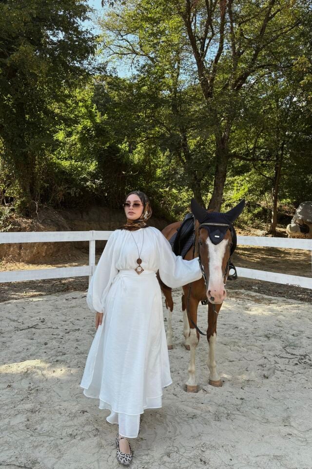 Faya Girls x Dalgalı Şifon Kumaş Beyaz Balon Kol Takım