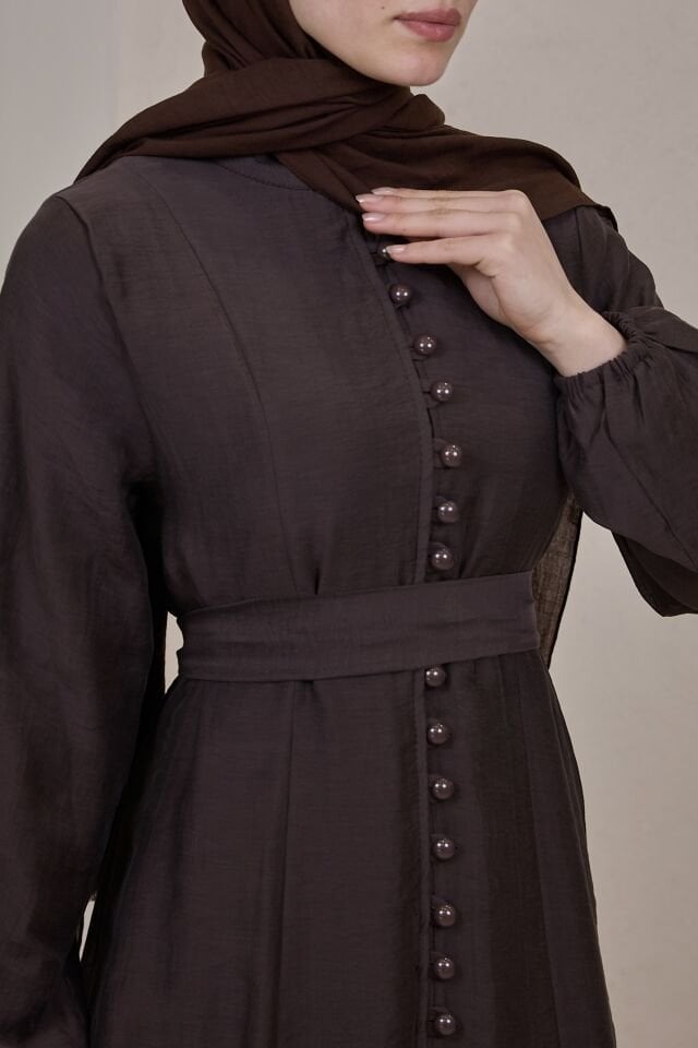 Önü Düğmeli Kahverengi Tensel Elbise