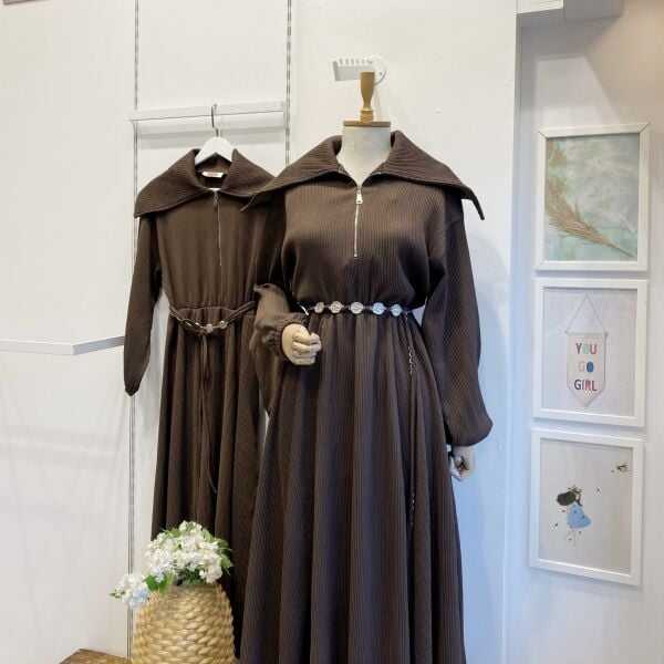 Kahverengi Fermuarlı Opulent Elbise