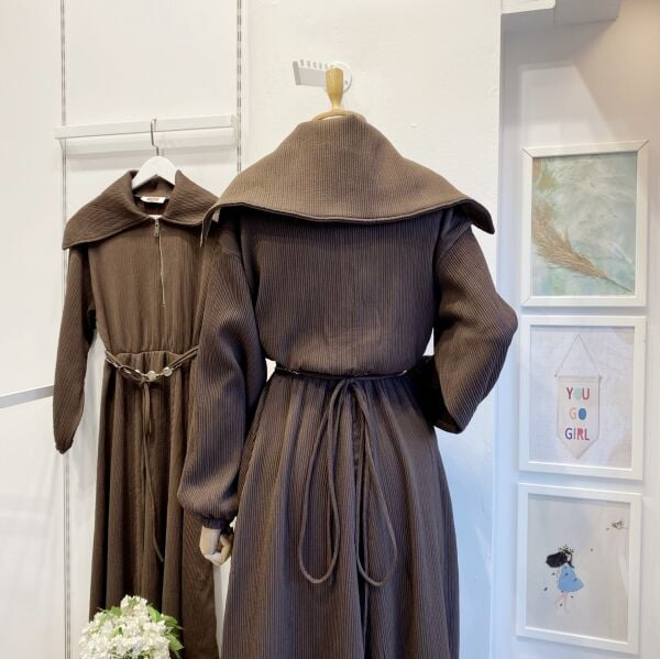 Kahverengi Fermuarlı Opulent Elbise